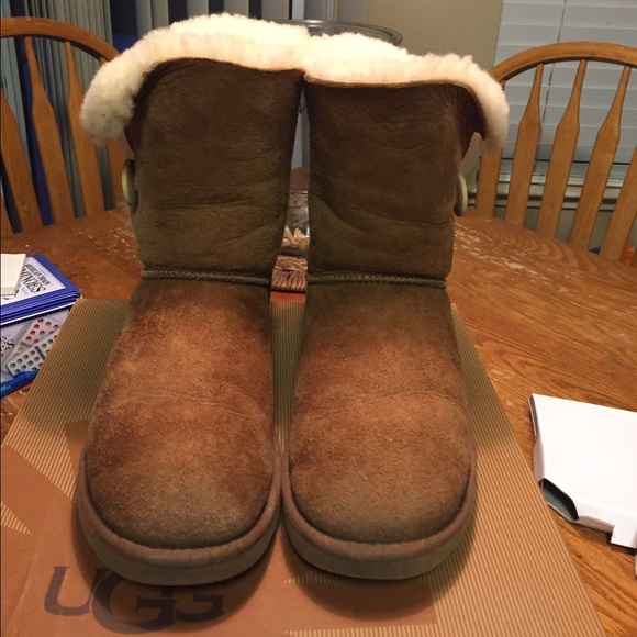 Bailey Button Uggs - Picture 4 of 4